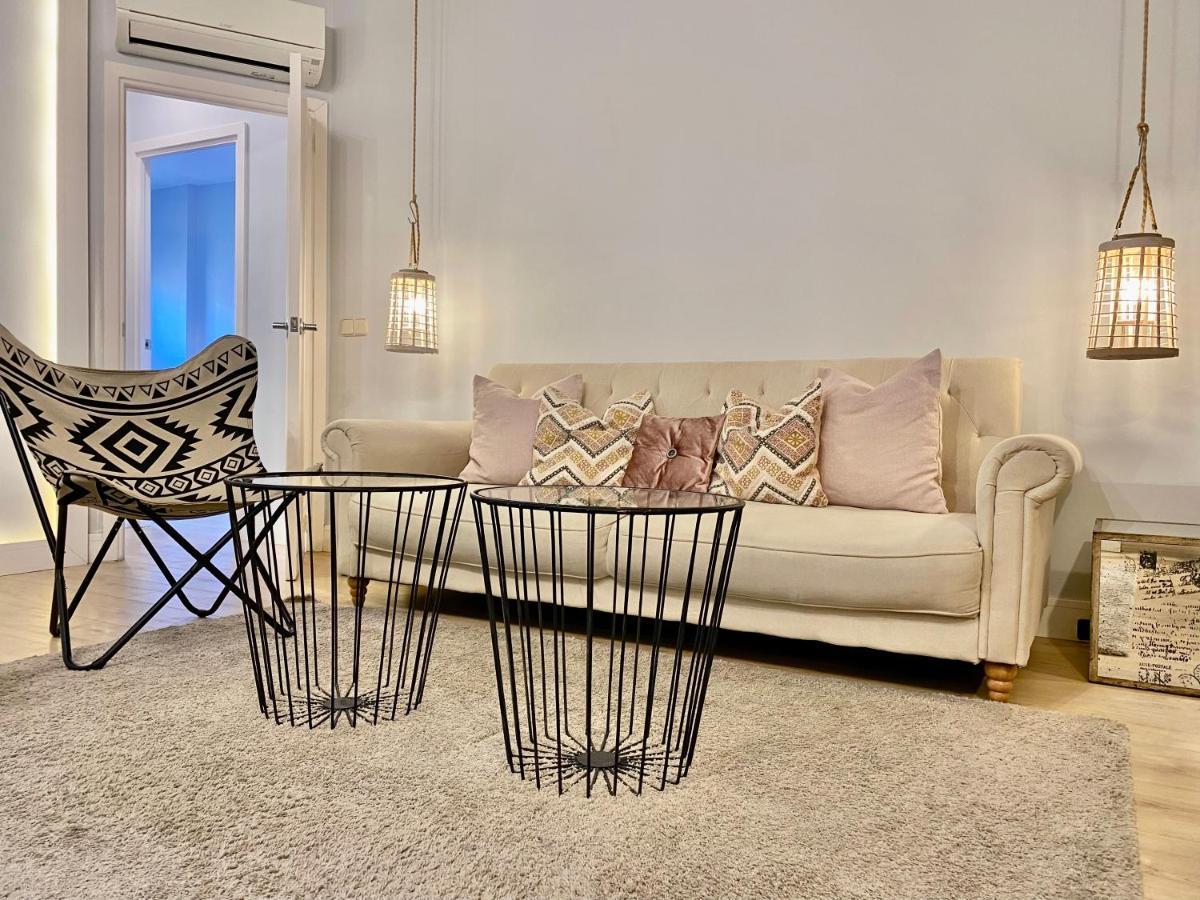 Charming La Casa De La Castellana Appartement Madrid Buitenkant foto